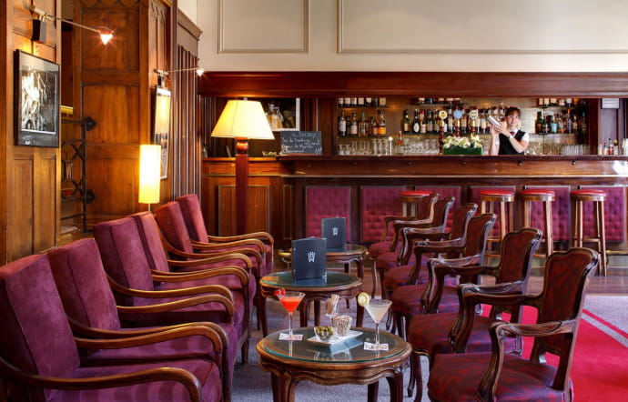 Le bar, où Serge Gainsbourg et Sean Connery avaient leurs habitudes.