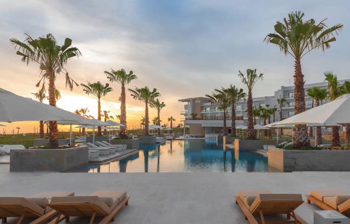 L’une des deux piscines du Taghazout Bay.