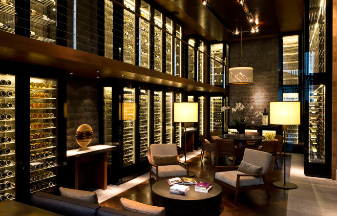 Le Wine and Cigar Library, quintessence du chic alpin.