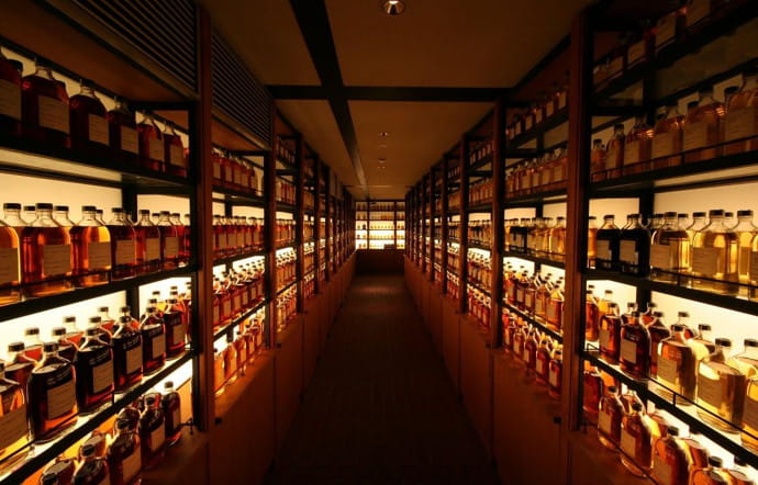 La distillerie Yamazaki de la marque Suntory existe depuis 1923. C’est là que tout a commencé…