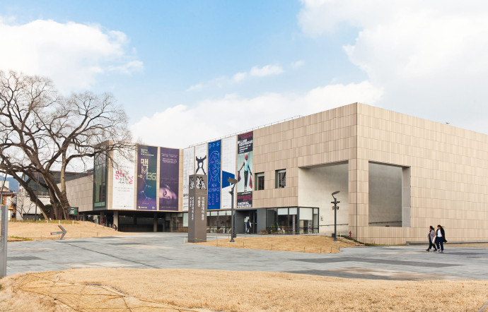 LE NATIONAL MUSEUM OF MODERN AND CONTEMPORARY ART (MMCA), L’ÉQUIVALENT DU CENTRE POMPIDOU, QUI A INAUGURÉ, EN 2013, UN BÂTIMENT DÉDIÉ À L’ART CONTEMPORAIN.