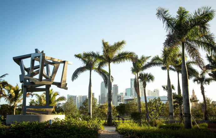 À Miami, art et immobilier sont étroitement liés. Ici, une sculpture de Jedd Novatt (Chaos SAS, 2013) dans les jardins du Pérez Art Museum.