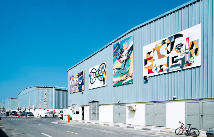 A Alserkal, les hangars de l’ancienne zone industrielle attirent les meilleures galeries. Un espace pluridisciplinaire conçu par l’agence de Rem Koolhaas y verra bientôt le jour.