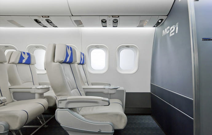 Avec sa classe business sans fioriture, le MC-21 coûte environ 70 millions de dollars contre 100 en moyenne pour ses concurrents. Irkut tenterait-il de se mettre dans la poche les compagnies des pays émergents ?