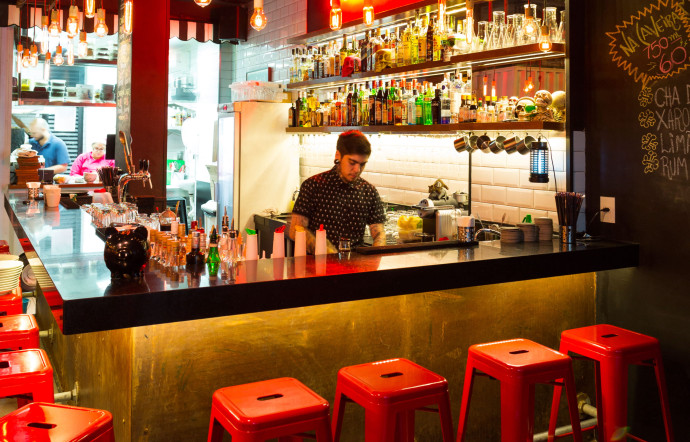 Le bar Caverna, ouvert par Marcio Barros dans l’ancien garage de son père.