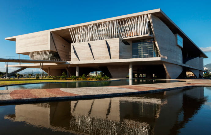La Cité des Arts, conçue par Christian de Portzamparc, Barra