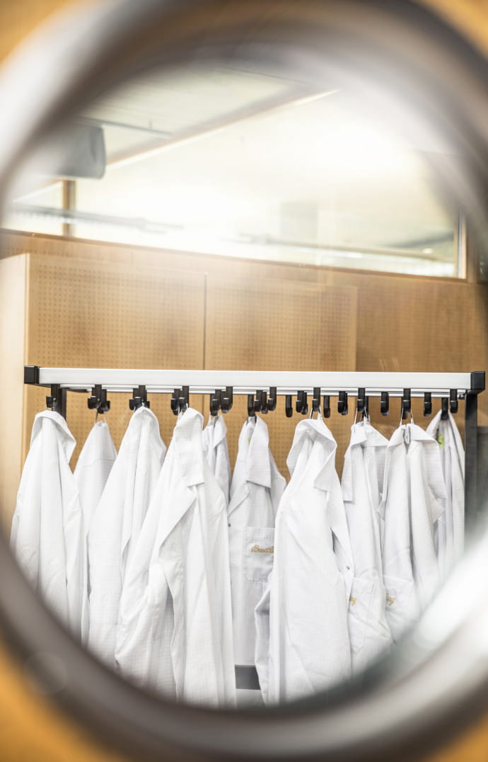 L’obsession de la qualité confère au lieu une ambiance presque clinique.