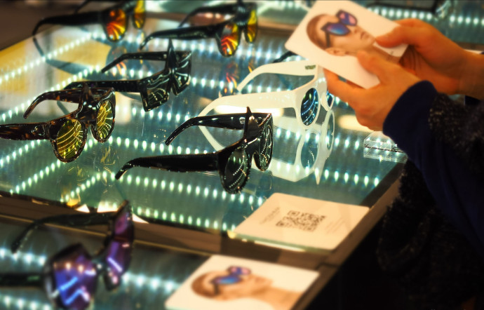 Au Salon international professionnel de l’optique-lunetterie (SILMO), les solaires affichent une belle santé : 71% des Français possèdent au moins une paire de lunettes de soleil.