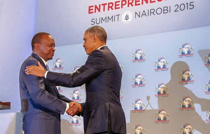 Rencontre entre Barack Obama et Uhuru Kenyatta lors de l’Entrepreneurship Summit à Nairobi, Kenya en 2015.