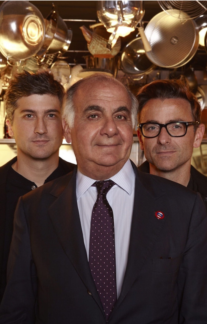 Serge Trigano et ses deux fils Jérémie et Benjamin, cofondateurs et dirigeants de la petite chaîne hôtelière dont tout le monde parle.
