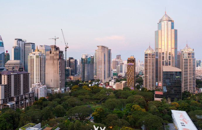 Désormais hérissée de buildings, Bangkok ressemble à n’importe quelle mégapole sophistiquée du monde.