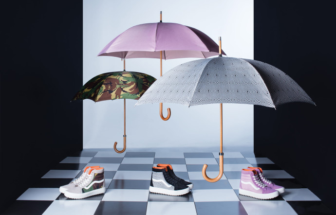 Vans et London Undercover associent chaussures et parapluie
