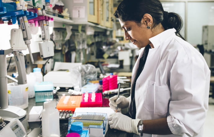 Au National Centre for Biological Sciences, les chercheurs inventent notamment les médicaments de demain, qui seront biologiques et non plus chimiques.