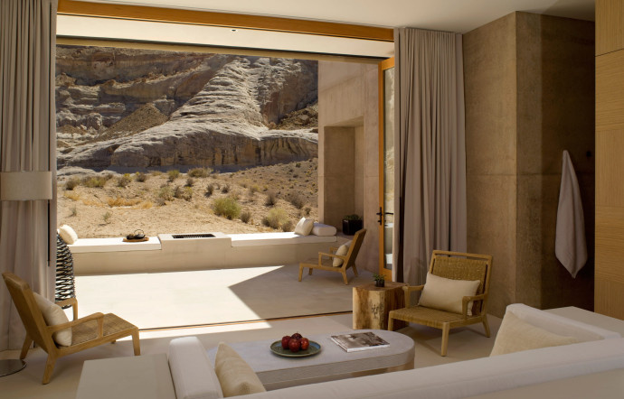Les Resorts Aman se déclinent aussi en version résolument contemporaine, comme l’Amangiri, un bloc minéral fondu dans les roches de l’Utah.