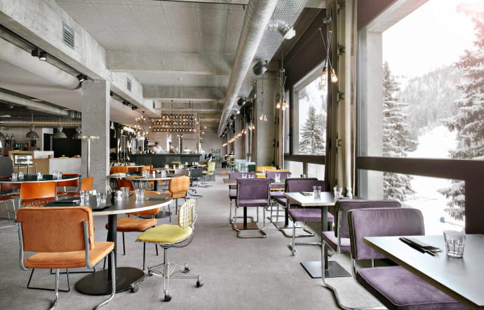 Restaurant, Terminal Neige Totem, Flaire Forum.
