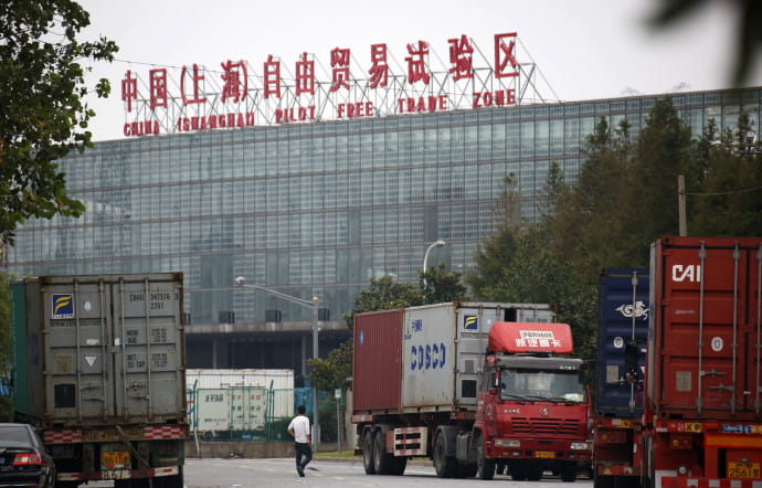 Grâce à sa zone de libre-échange, Shanghai devait gagner en attractivité pour s’affirmer face à Hong Kong et Tokyo.