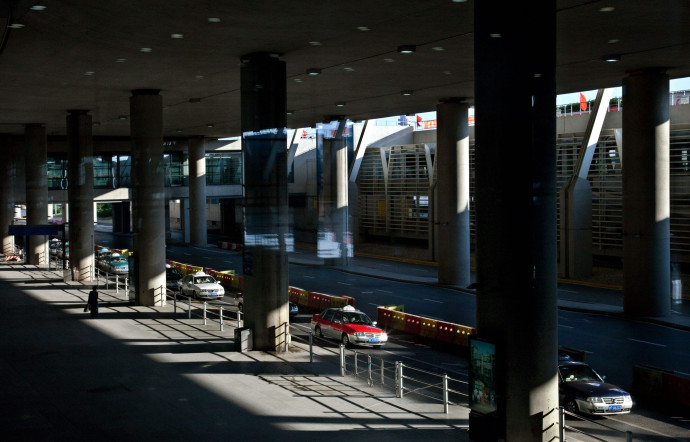 «Ligne 2, Pudong International Airport.»