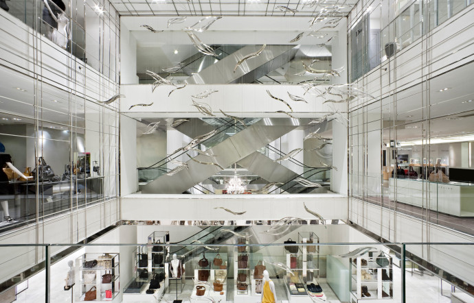 Le Printemps a créé un immense espace dédié aux accessoires de luxe.