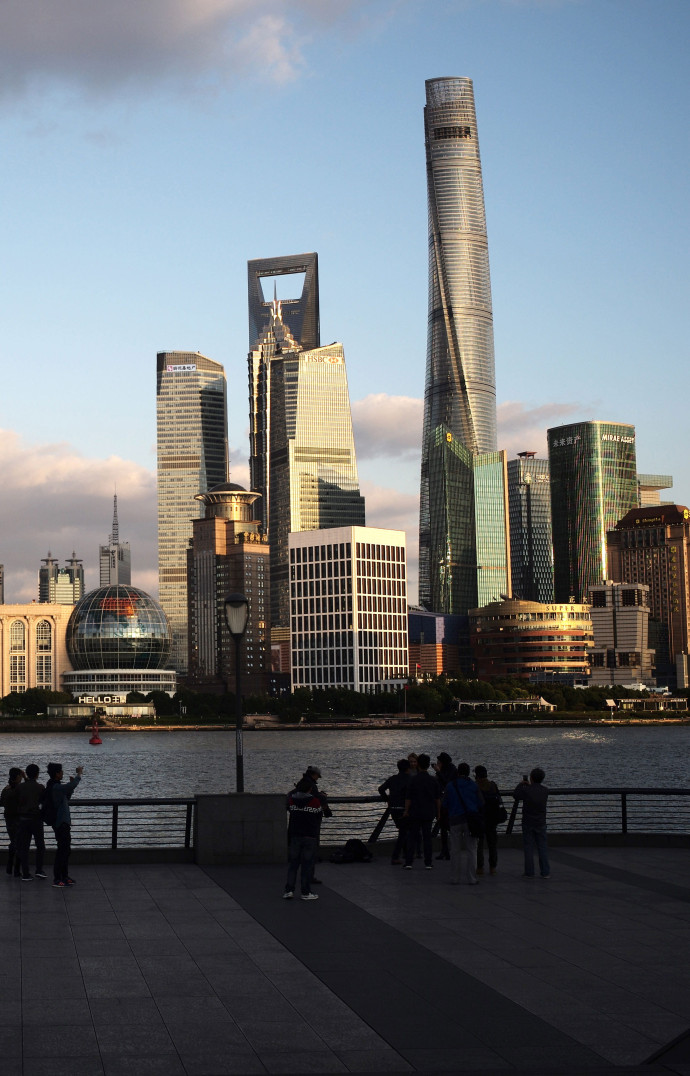 Plus haut gratte-ciel du quartier financier de Pudong à Shanghai, la tour Shanghai culmine à 632 mètres.