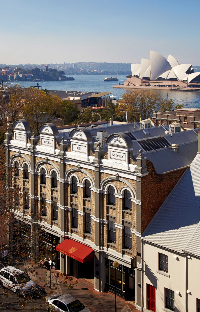 Le Harbour Rocks Hotel se situe dans un bâtiment classé, au bord de la baie de Sydney.