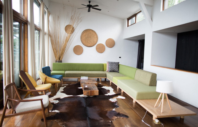 L’intérieur d’une villa au Naked Stables à Moganshan.