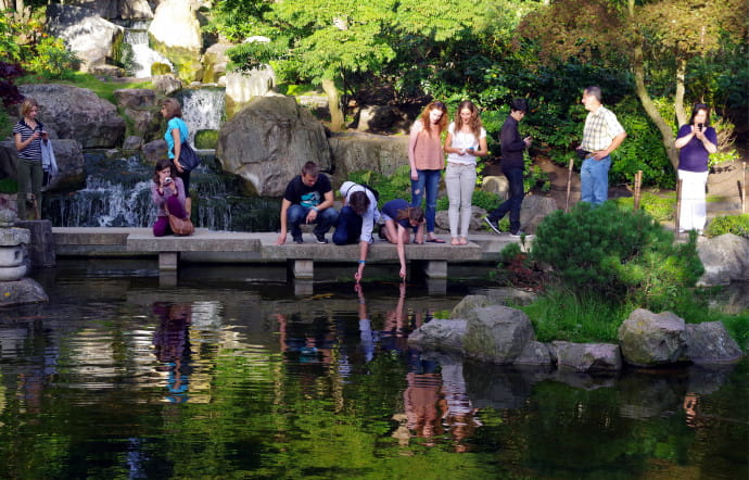 Quand la saison le permet, Holland Park est une oasis de paix. Quoi de mieux pour oublier la frénésie du centre ville ?