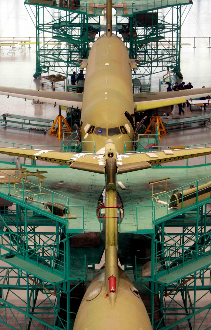 Premier jet made in China, l’ARJ21 a connu tous les déboires imaginables, si bien que quatorze ans sont passés entre son lancement et sa mise en service.