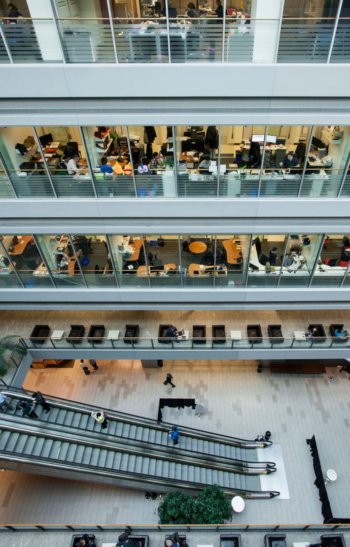 Bloc de verre enveloppant une partie de l’ancien General Hospital, mars est le plus grand incubateur urbain de start-up du monde.