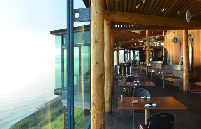 Le Sierra Mar est le restaurant gastronomique de l’hôtel Post Ranch Inn.