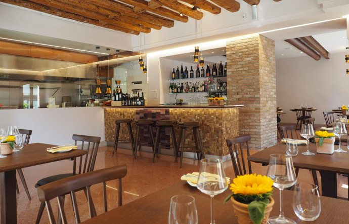 Local « un lieu où l’on mange et l’on boit bien et en bonne compagnie » dans le quartier de Castello.