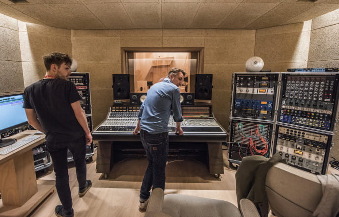 « The Control Room », enregistrement dans le pavillon français de la 57e Biennale de Venise.