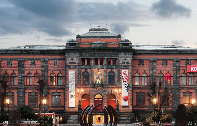 Le bâtiment principal et monumental du musée KODE.