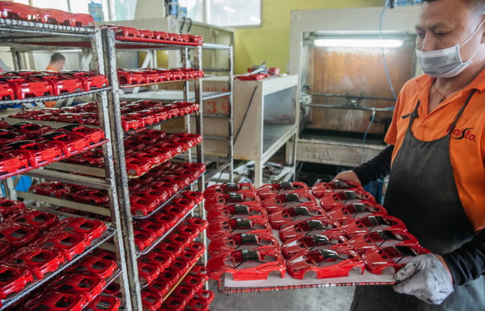 L’usine de Shaoguan produit 4 millions de voitures Bburago par mois.