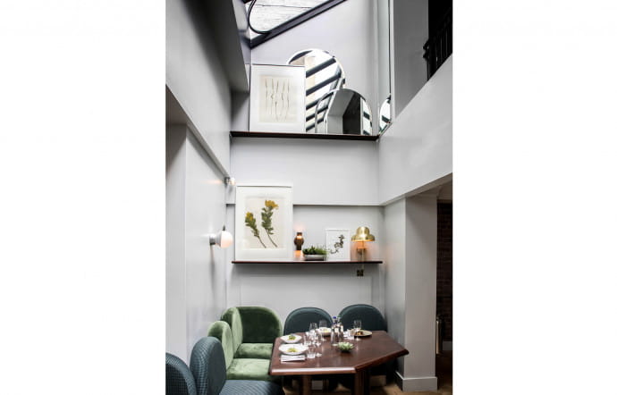 La salle VIP installée dans une mezzanine est idéale pour un rendez-vous.