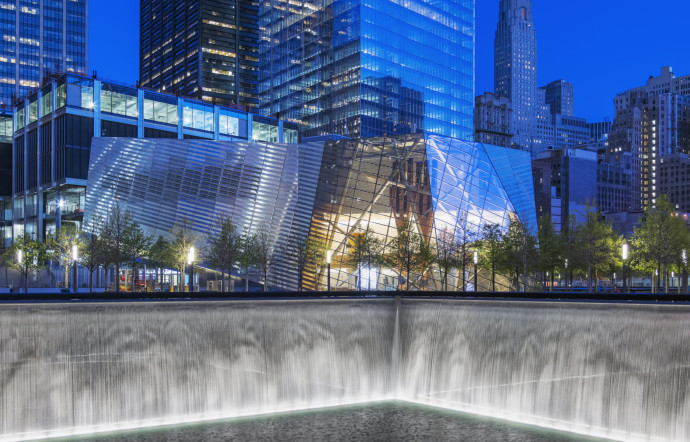 National September 11th Memorial Museum Pavilion, complété en 2014, Etats-Unis.