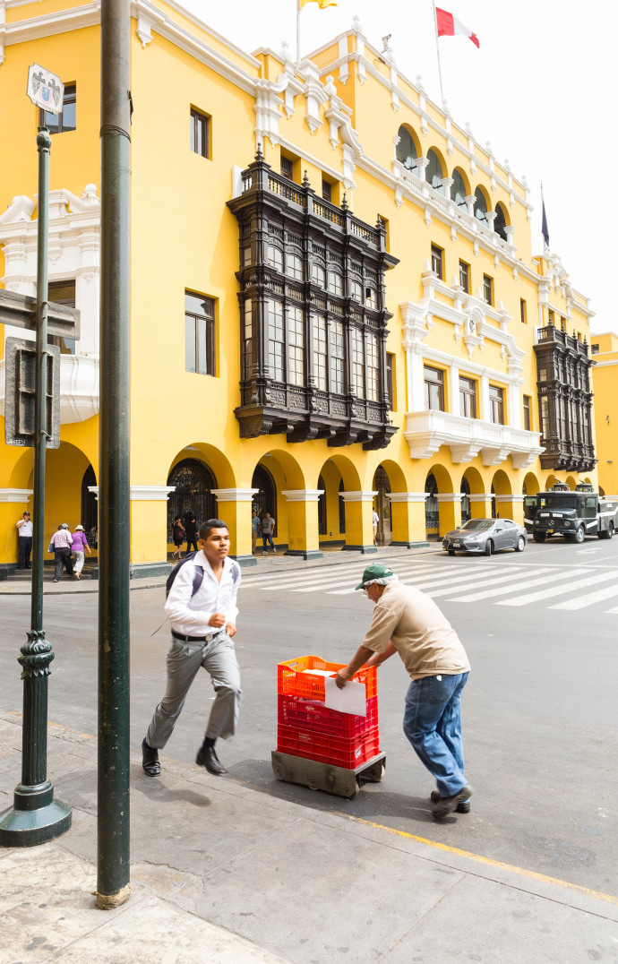 Lima, en partie détruite en 1746 par un séisme,  a préservé son centre historique, témoin de son passé colonial espagnol.