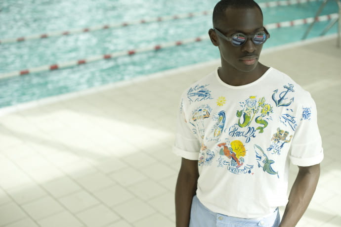 T-shirt emblématique de la marque, Robinson les Bains, stade nautique de Montreuil.