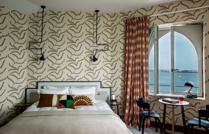L’hôtel Castelbrac, à Dinard, est décoré par l’architecte d’intérieur Sandra Benhamou.