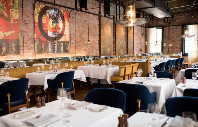 Salle principale du restaurant Les Sablons à Cambridge, sur la East Coast.