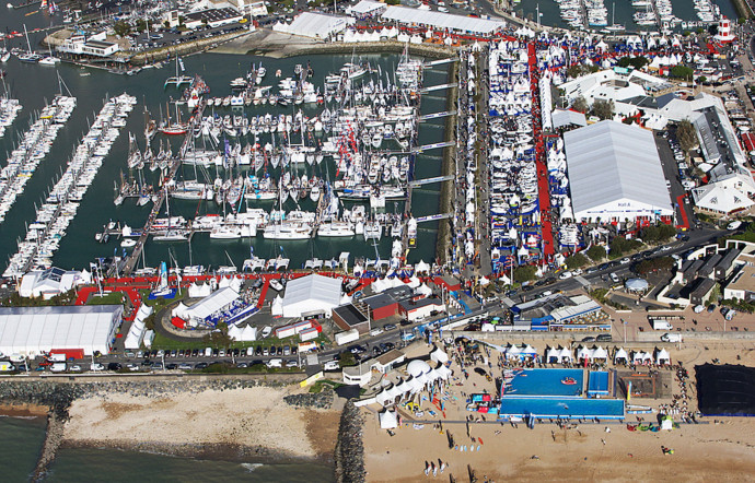 Créé en 1973, le Grand Pavois de la Rochelle se démarque par son statut associatif. Il attire aujourd’hui près de 800 exposants et 85 000 visiteurs.