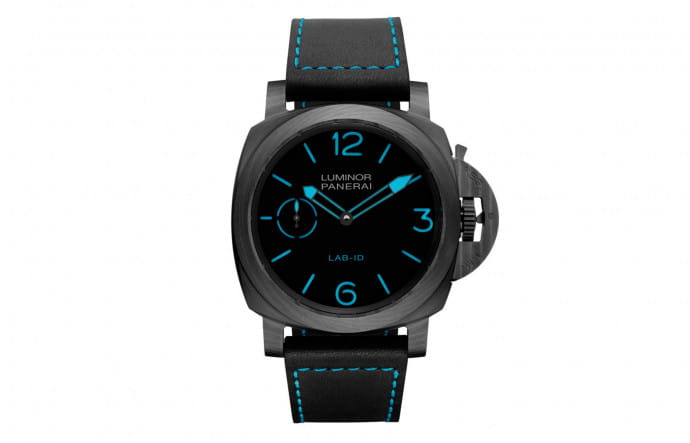 «Lab-ID Luminor 1950 Carbotech 3 Days», boîtier 49 mm en Carbotech, mouvement p.3001/C mécanique à remontage manuel, bracelet en Carbotech, étanche à 100 m, édition limitée à 50 exemplaires, 50 000 €.