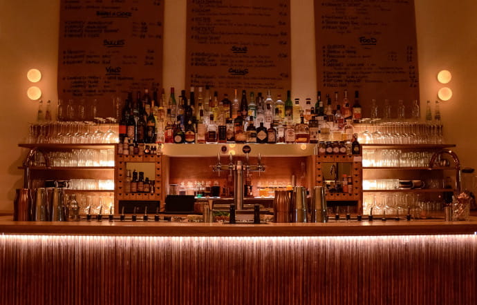 Bar illuminé, CopperBay.