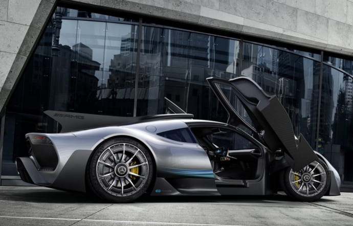 La Mercedes Project One abat le zéro à 100 en 2,5 secondes, le 0 à 200 en 6 secondes et file à 350 km/h. Ah, on respire !