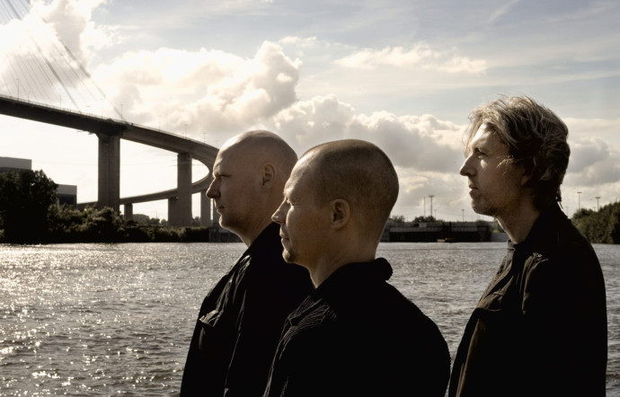 Le trio EST était l’un des groupes de jazz les plus influents de la planète au début des années 2000. Leur histoire s’arrête brutalement avec le décès de leur leader lors d’un accident de plongée en 2008.