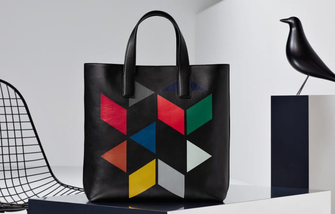Le tote bag, 750 €. Collection « An Eames Celebration », Hugo Boss.