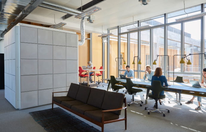 Les bureaux de BETC, installés dans les anciens Magasins Généraux de Pantin.
