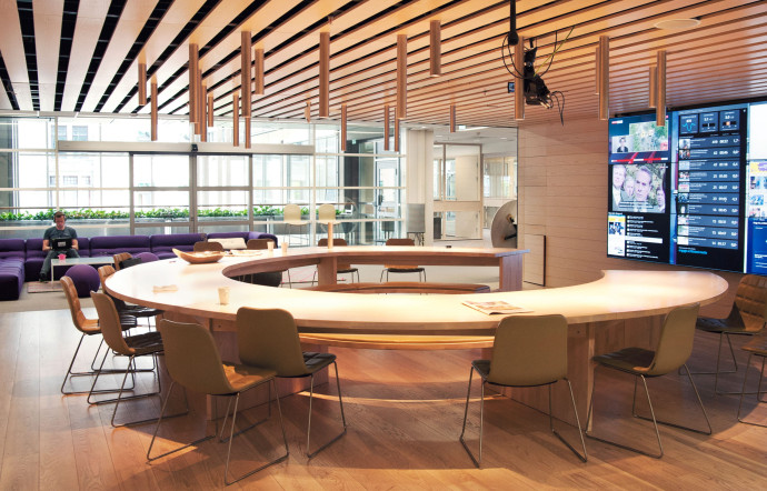Le luxueux immeuble de l’Aftenposten compte de nombreux espaces et salles de réunion, ainsi qu’une salle de conférence ultradesign pour la rédaction en chef.