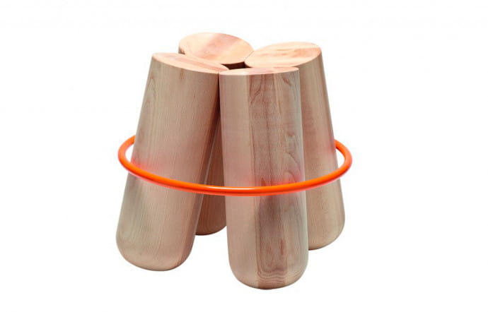 Le tabouret Bolt de Note Studio Design, édité par La Chance.