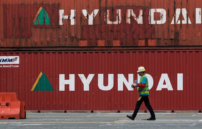 En 2015, le trafic de conteneurs à Busan représentait 19,4 millions d’EVP et occupait le 6e rang mondial.