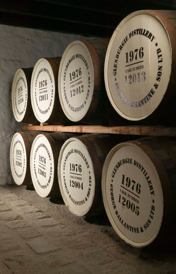 Whiskies Ballantine ‘s en fût.